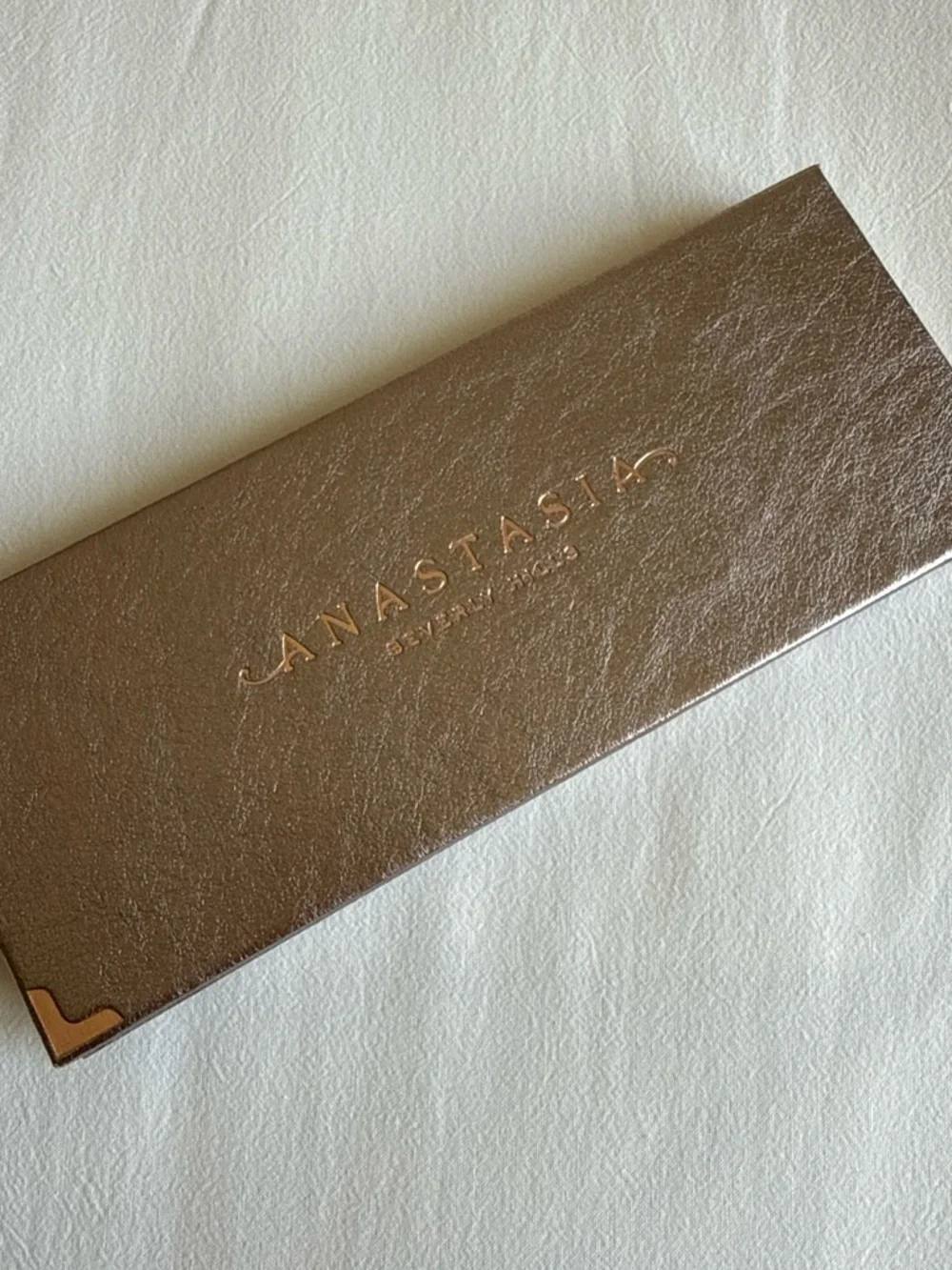 Anastasia Beverly Hills compact abh